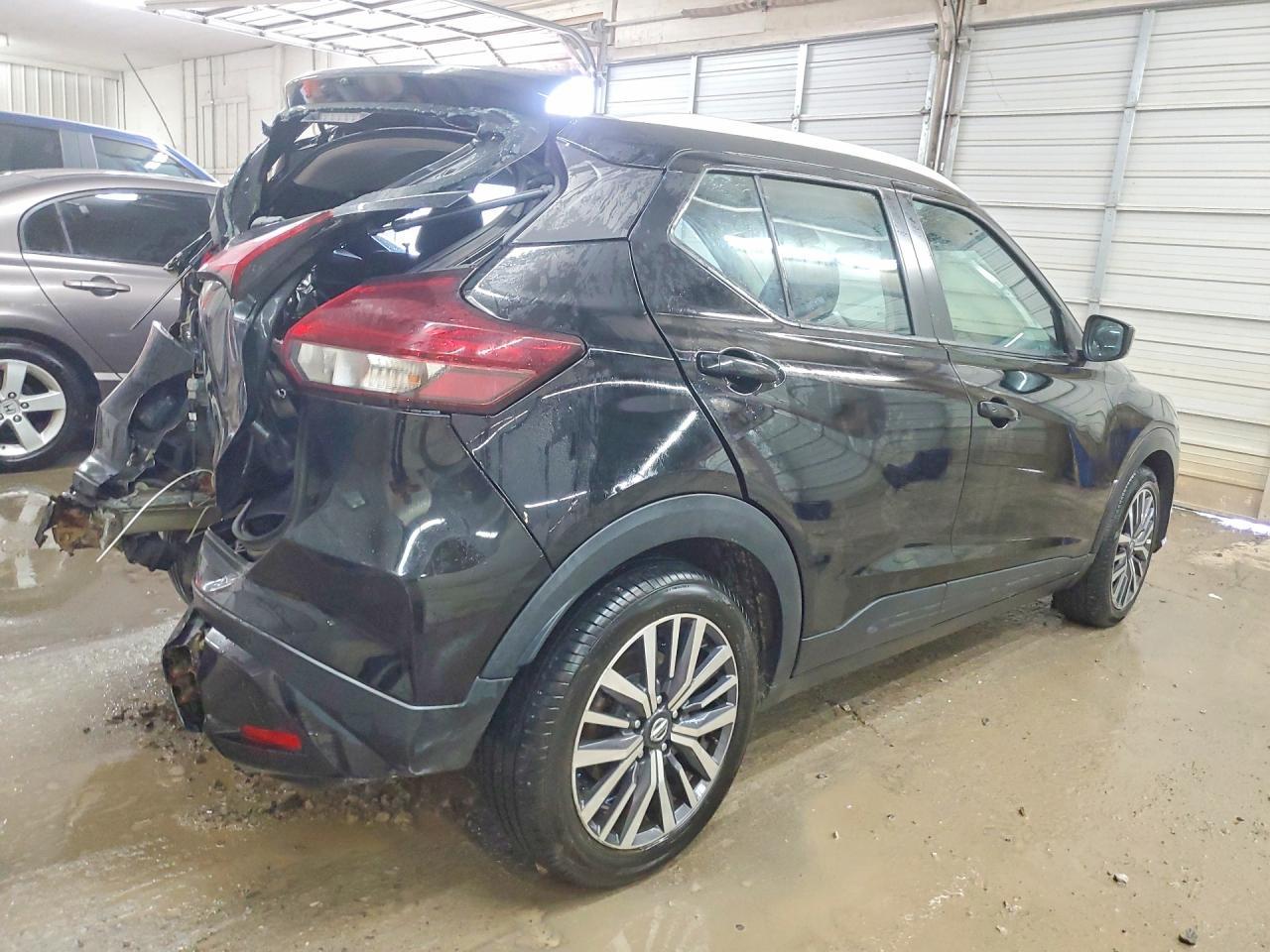 2021 NISSAN KICKS