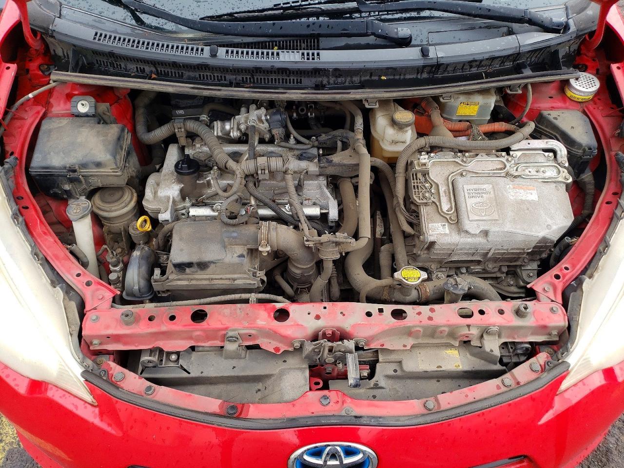 2013 TOYOTA Prius c
