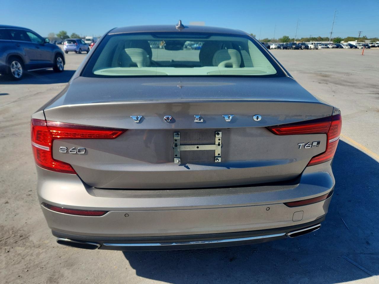 2019 VOLVO S60