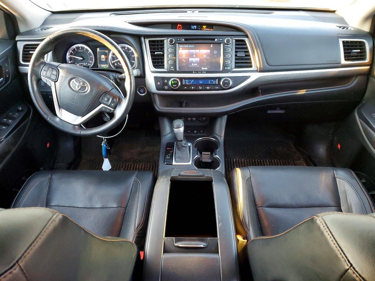 2017 TOYOTA HIGHLANDER