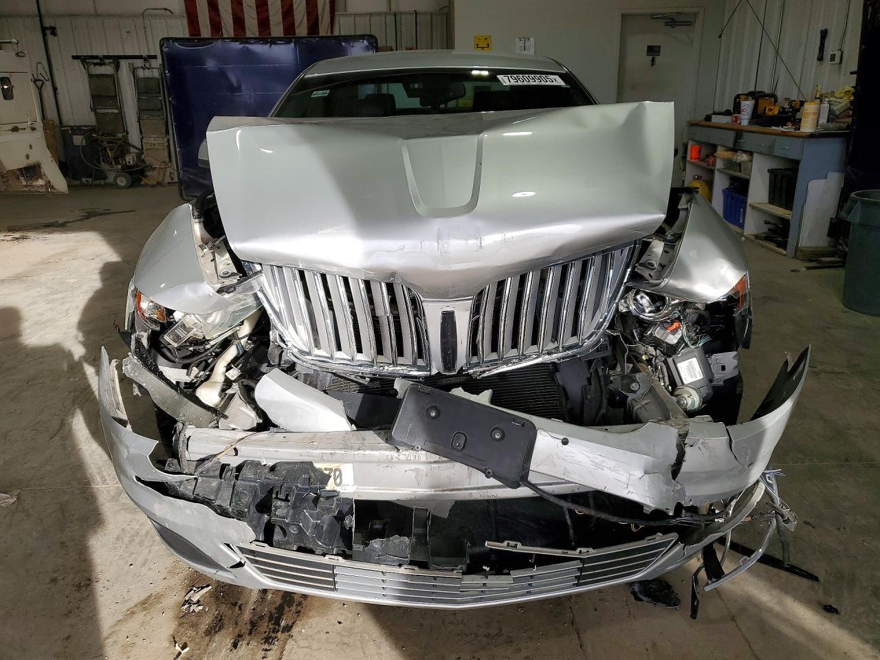 2010 LINCOLN MKS