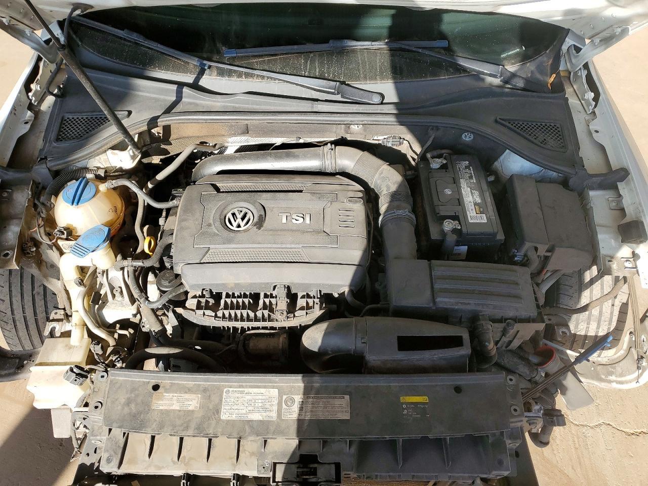 2016 VOLKSWAGEN Passat