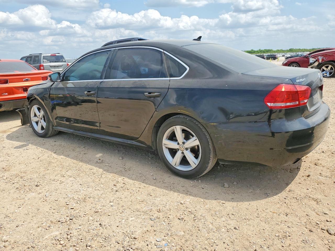 2014 VOLKSWAGEN Passat