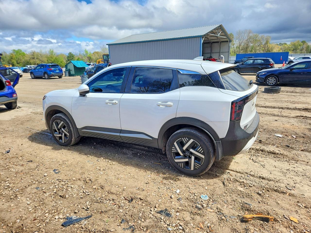 2025 NISSAN KICKS