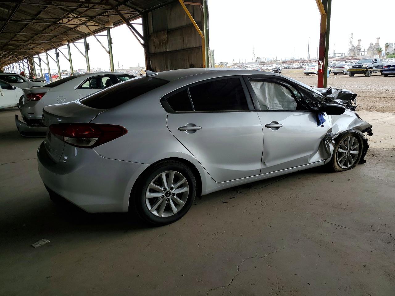 2017 KIA FORTE