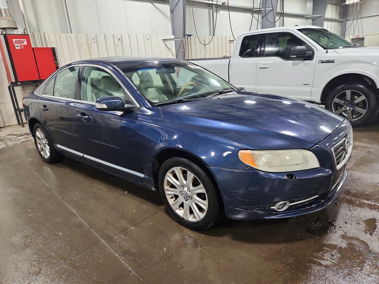 2010 VOLVO S80