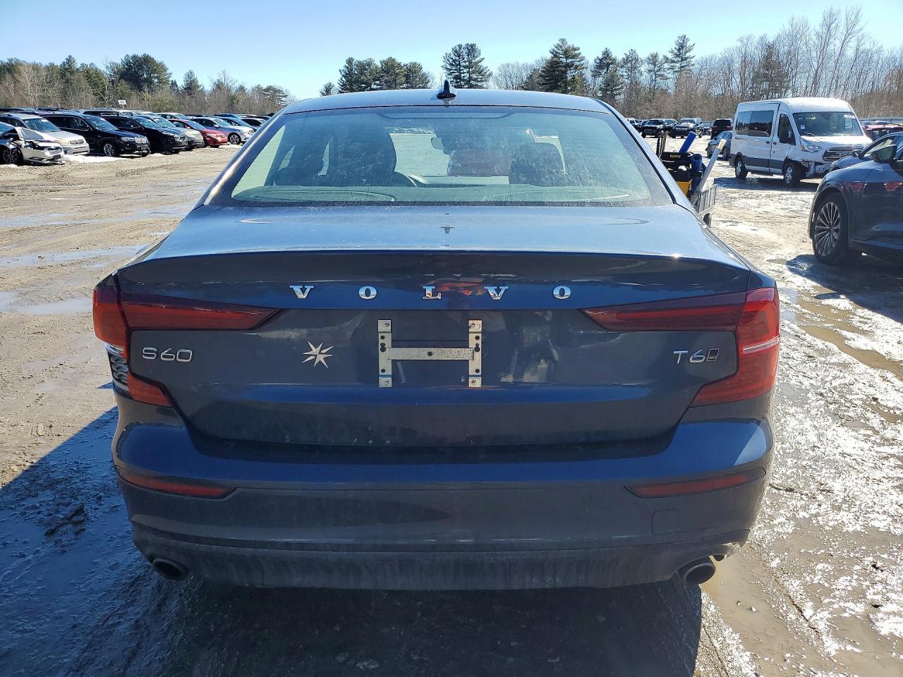 2021 VOLVO S60