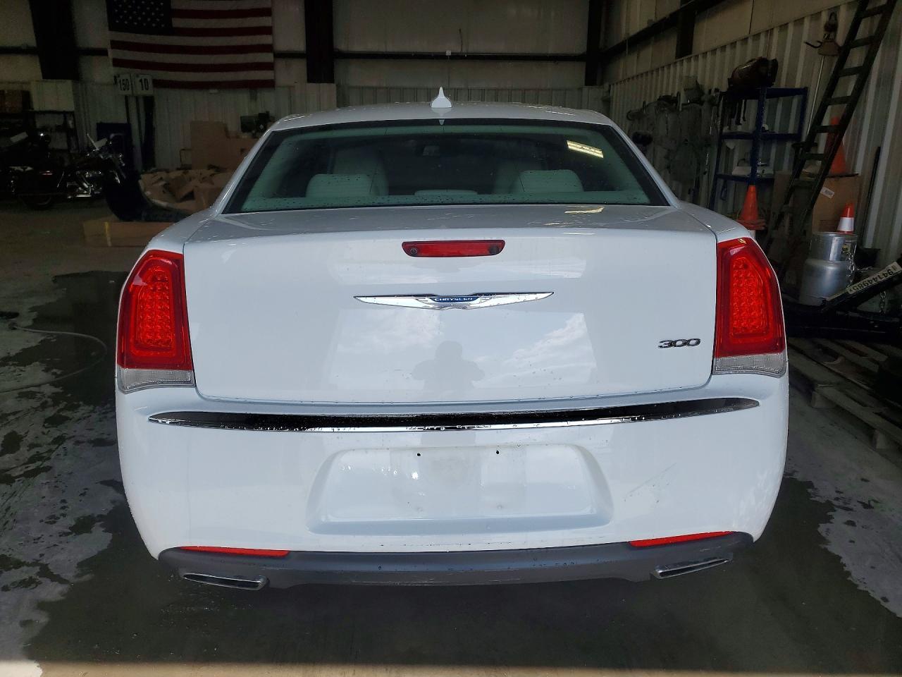 2016 CHRYSLER 300