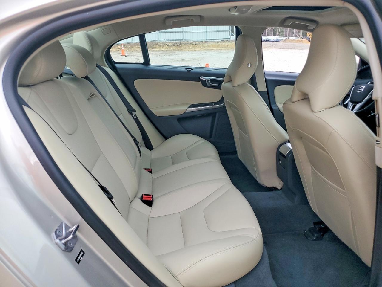 2017 VOLVO S60