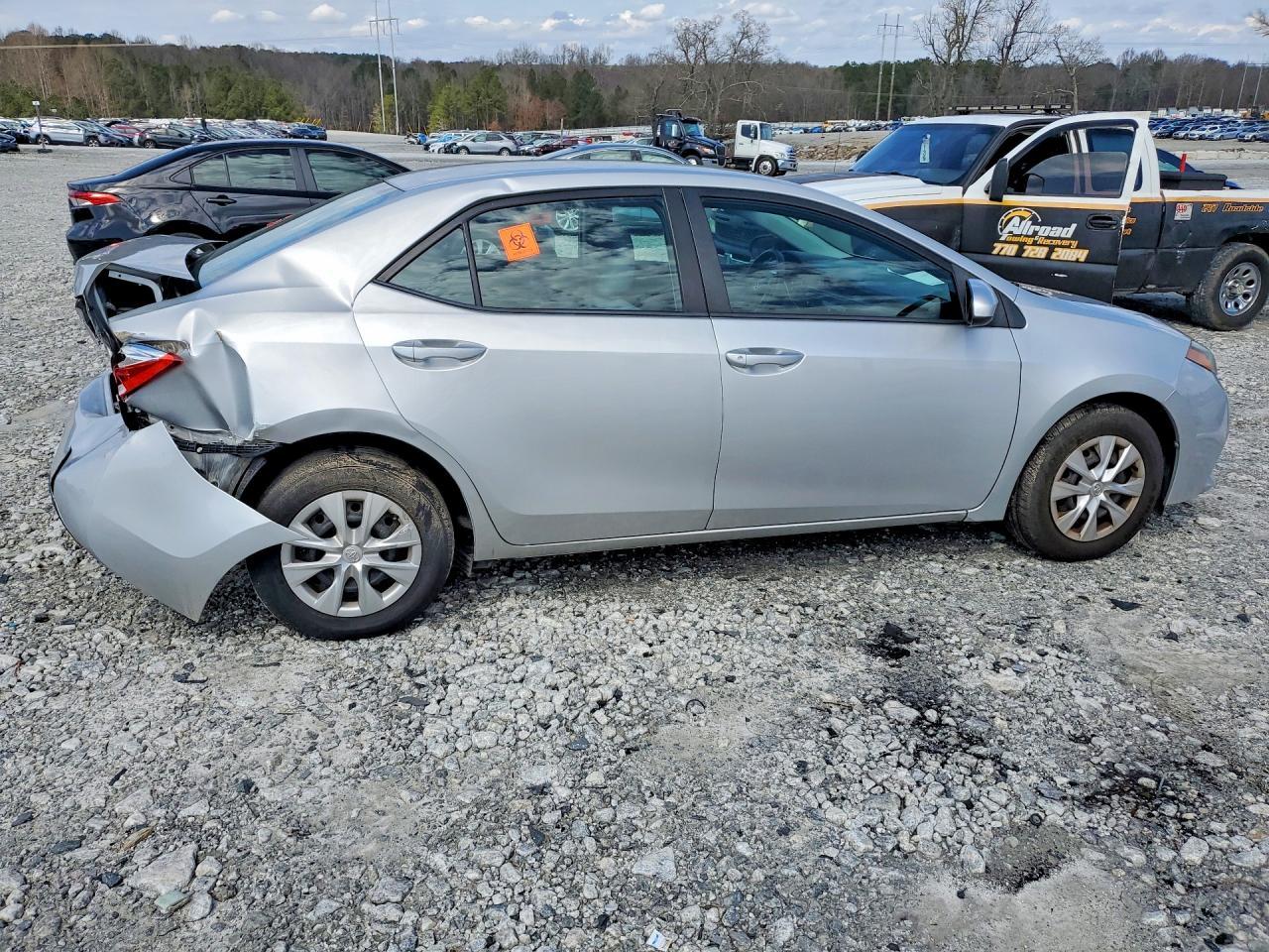 2015 TOYOTA COROLLA