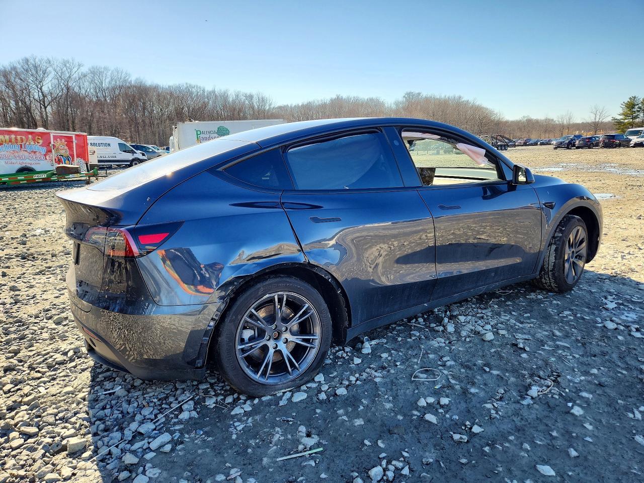 2025 TESLA MODEL Y