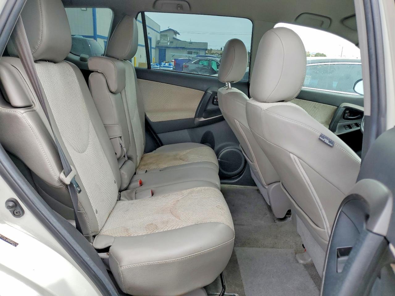 2014 TOYOTA RAV4