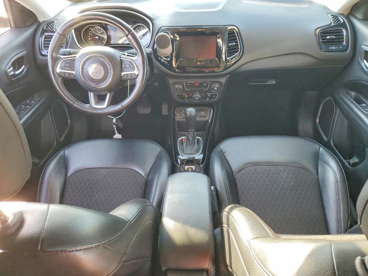2020 JEEP Compass