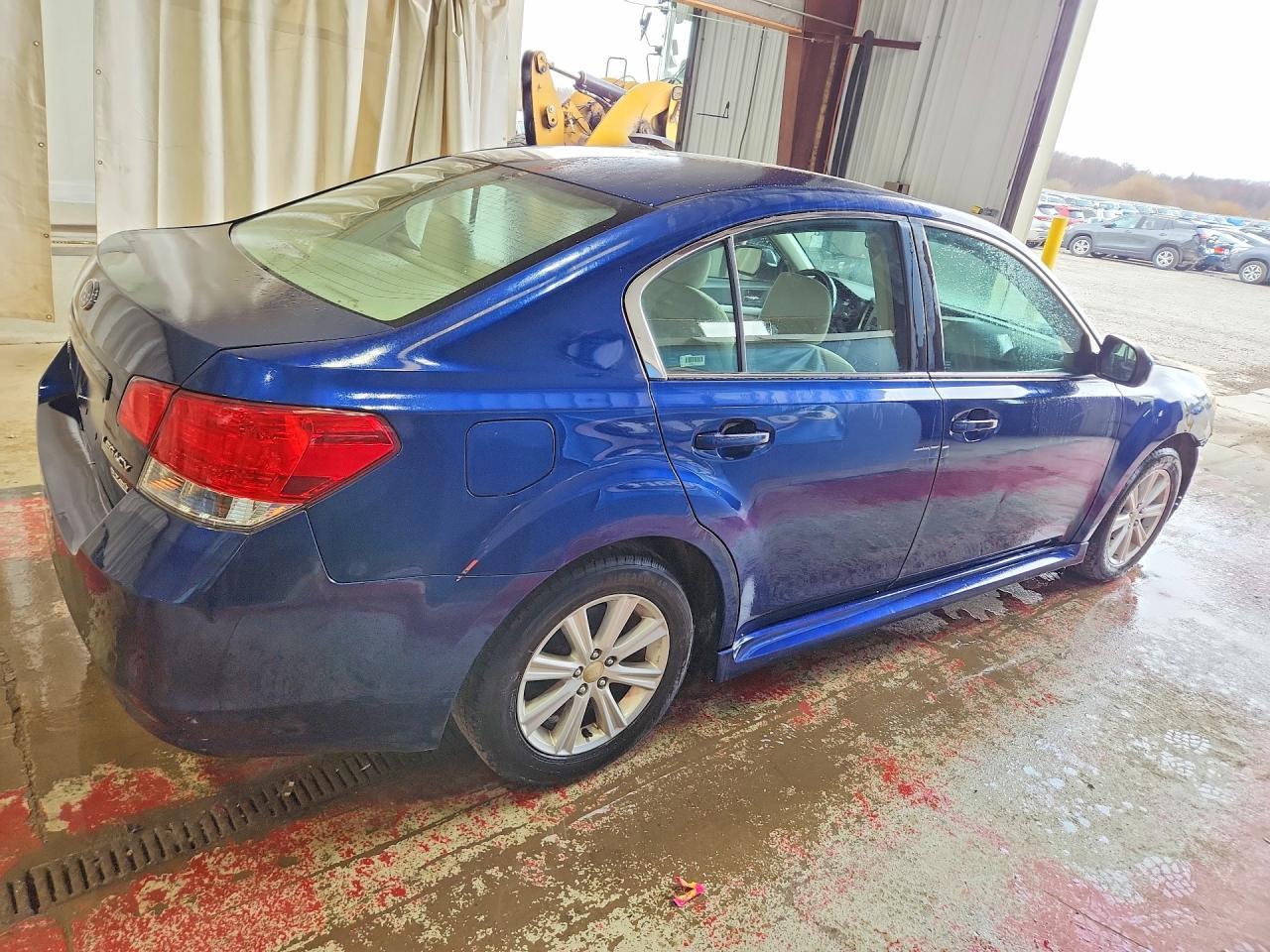 2010 SUBARU Legacy