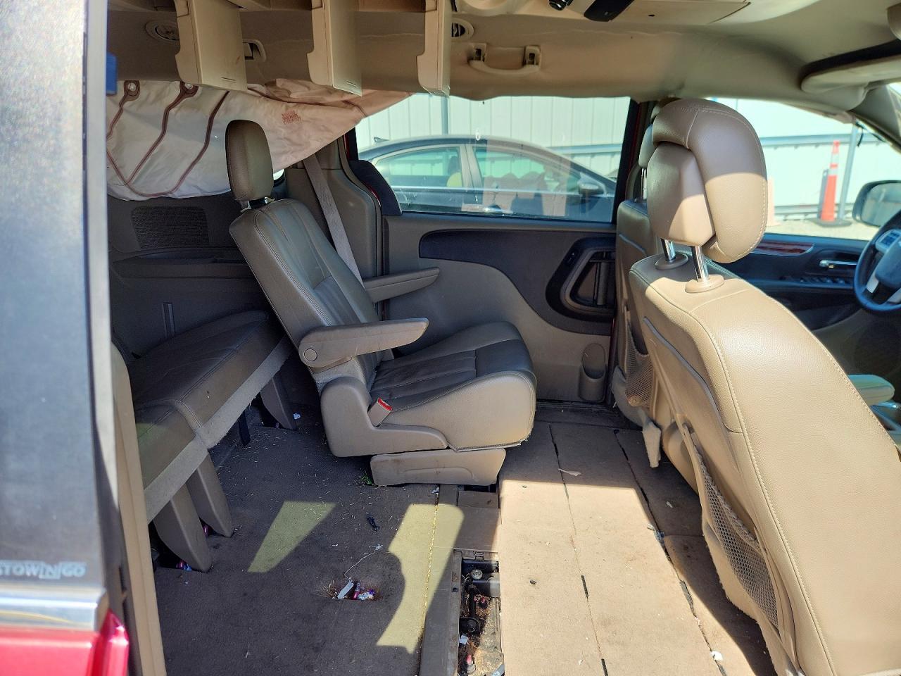 2014 CHRYSLER Town & Country