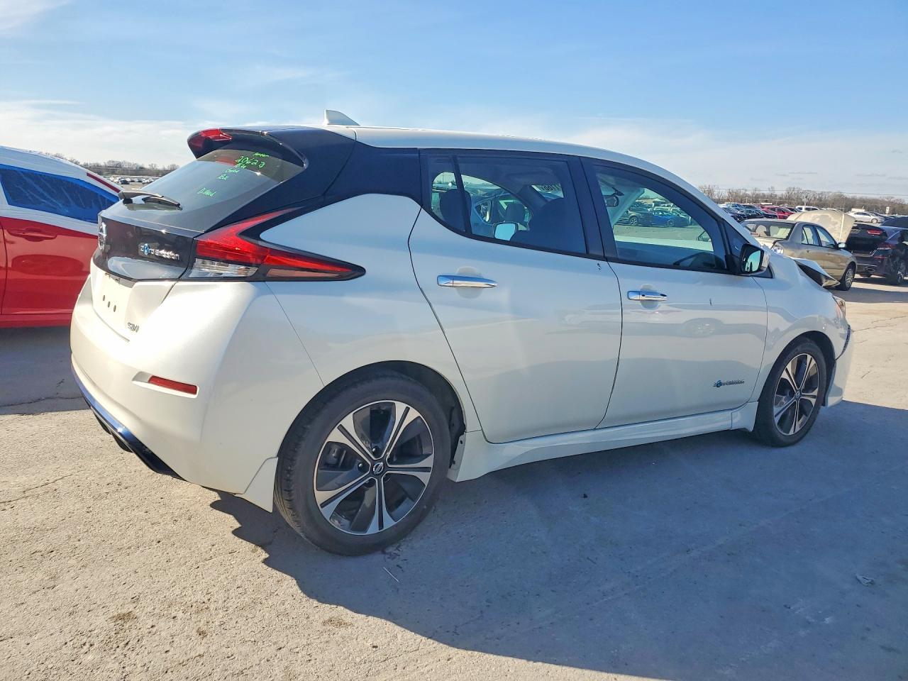 2019 NISSAN LEAF