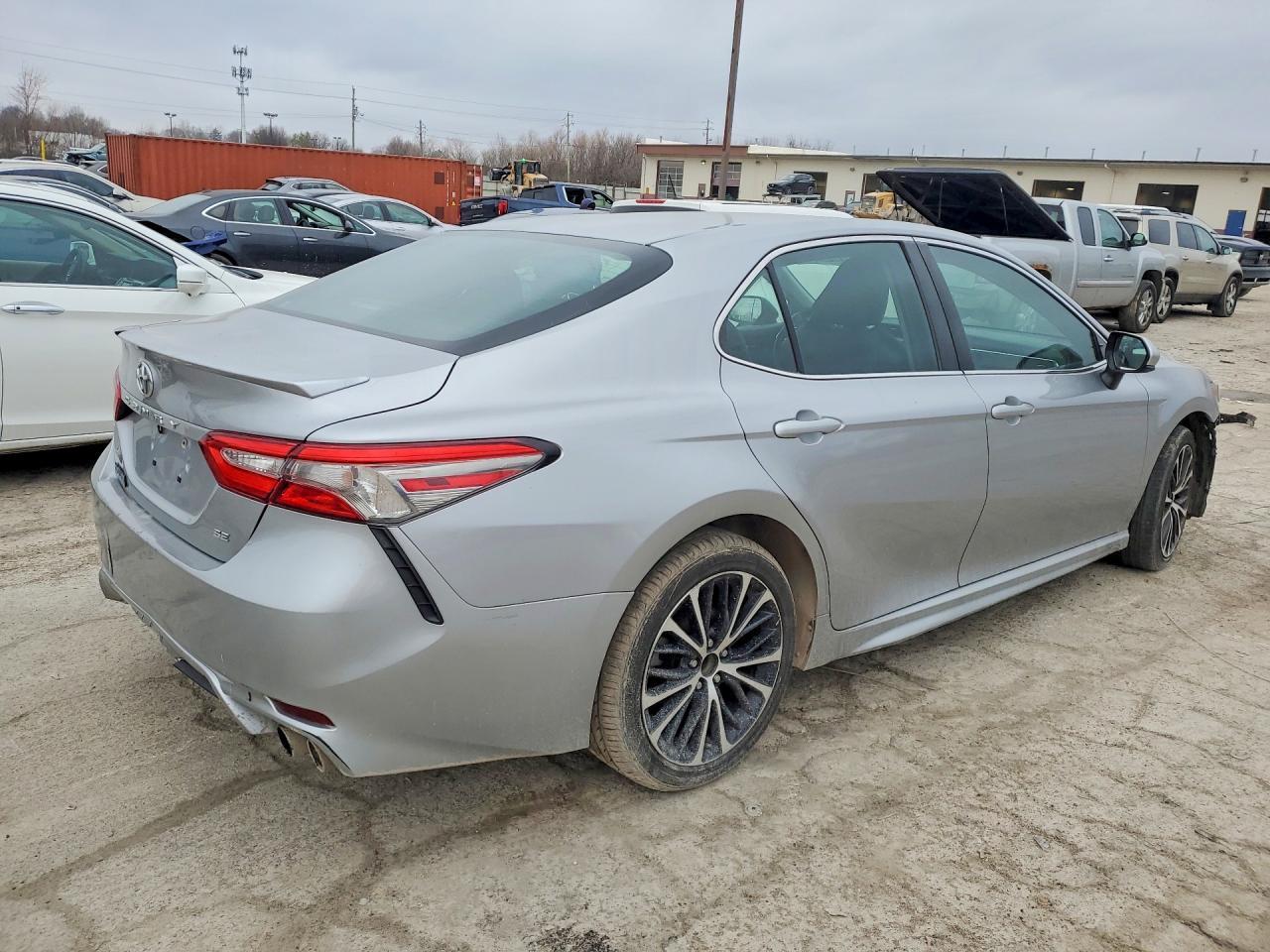 2018 TOYOTA CAMRY