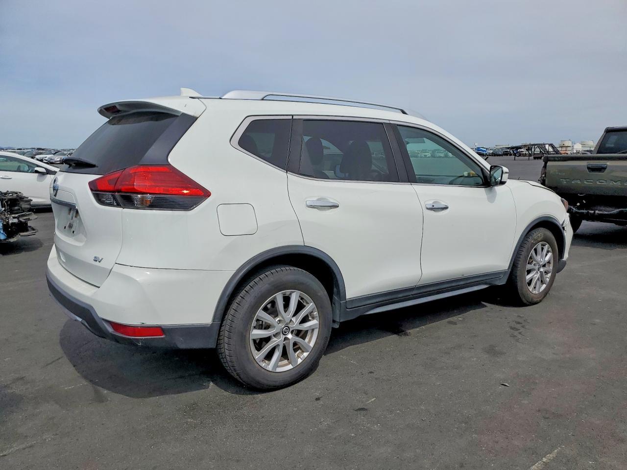 2017 NISSAN ROGUE