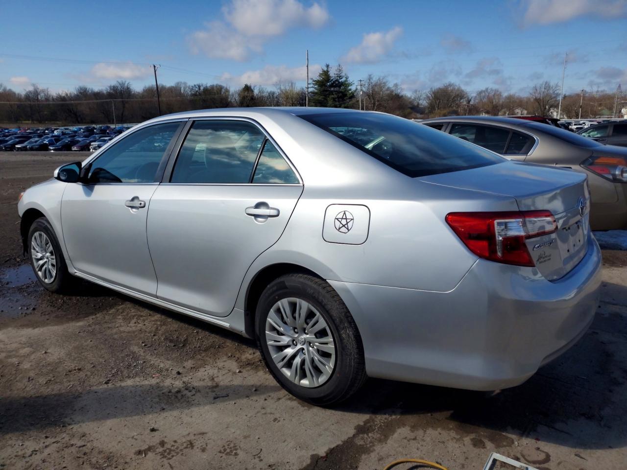 2014 TOYOTA CAMRY