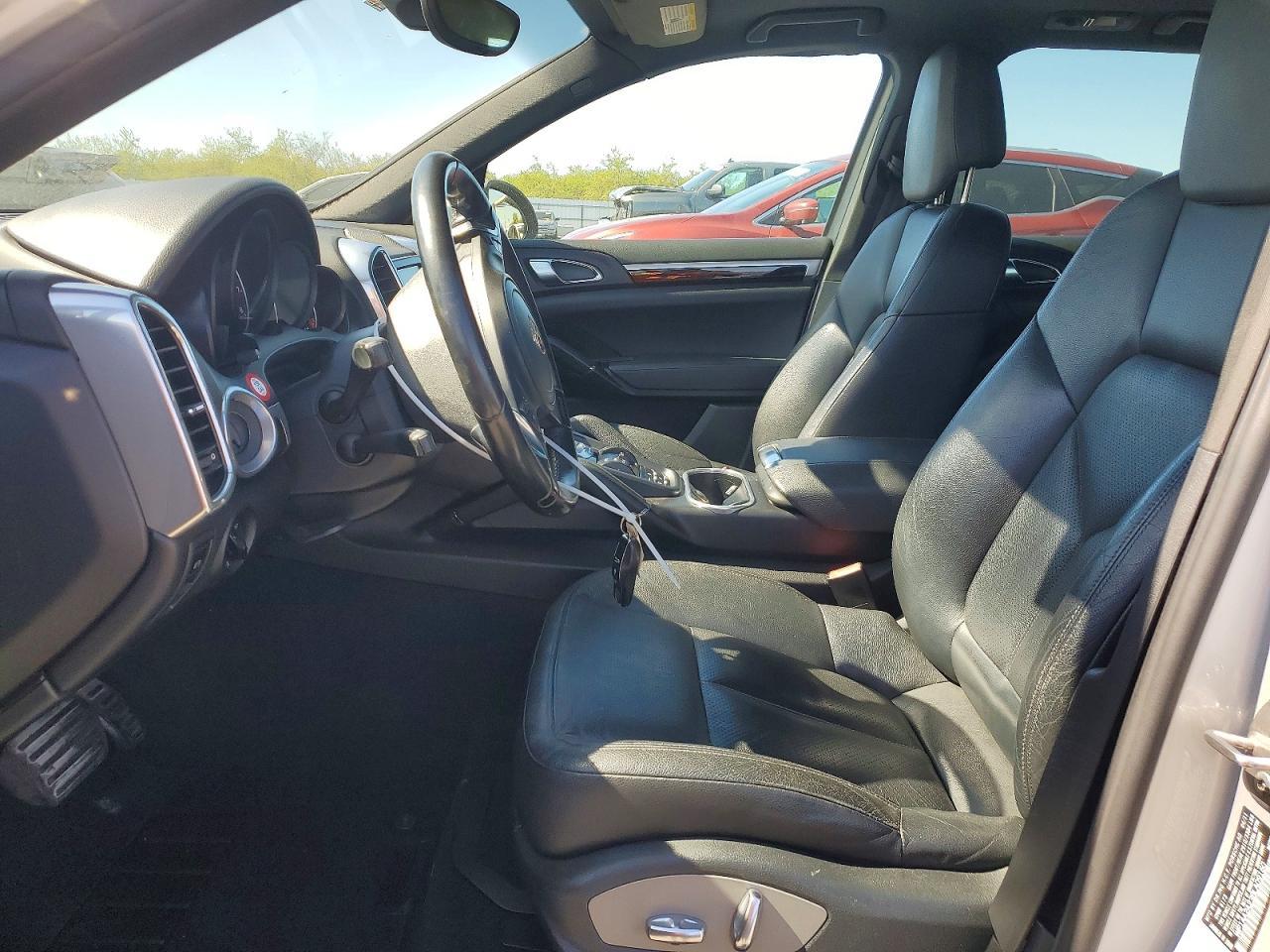 2011 PORSCHE CAYENNE