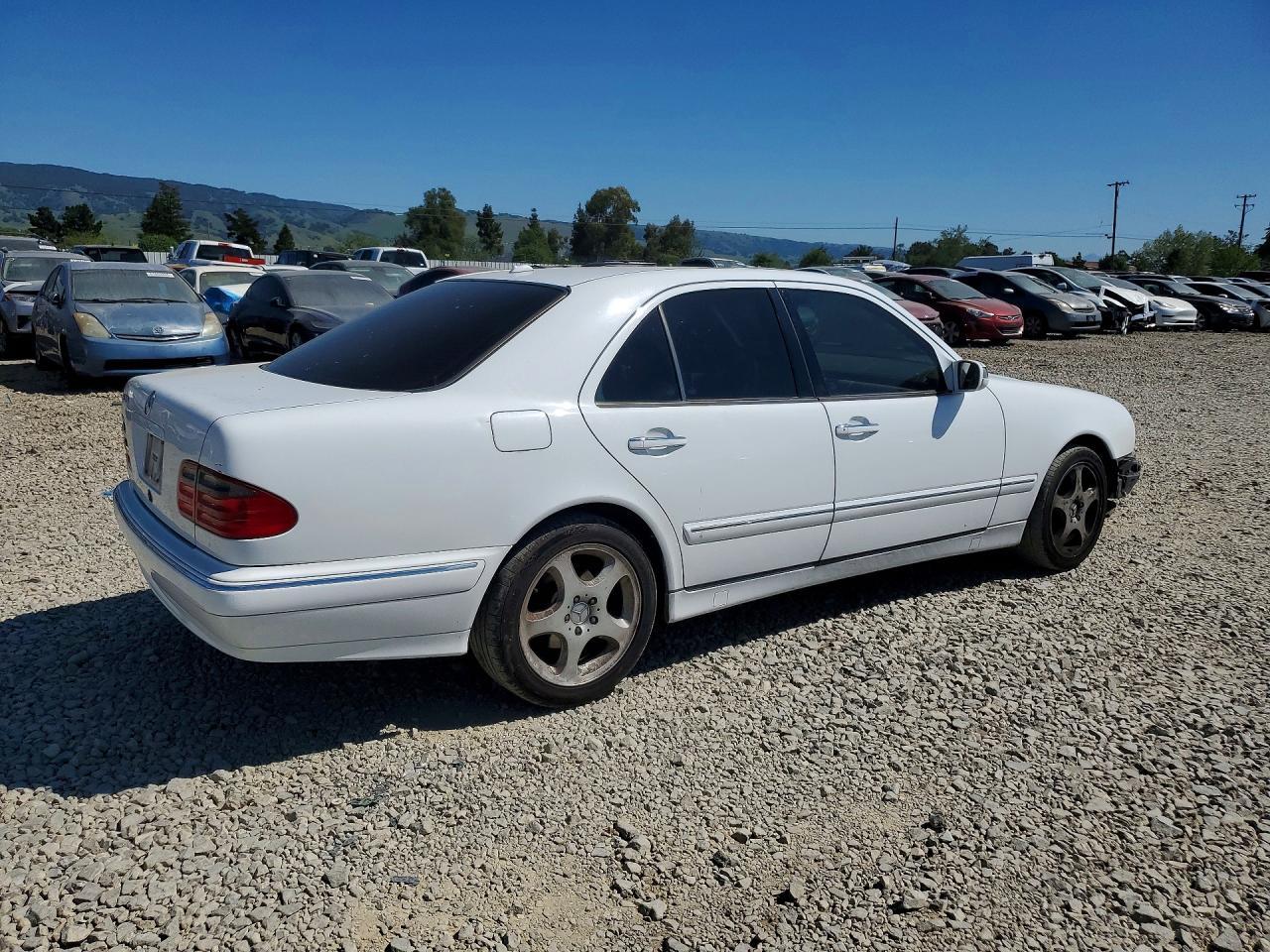 2000 MERCEDES-BENZ E-Class