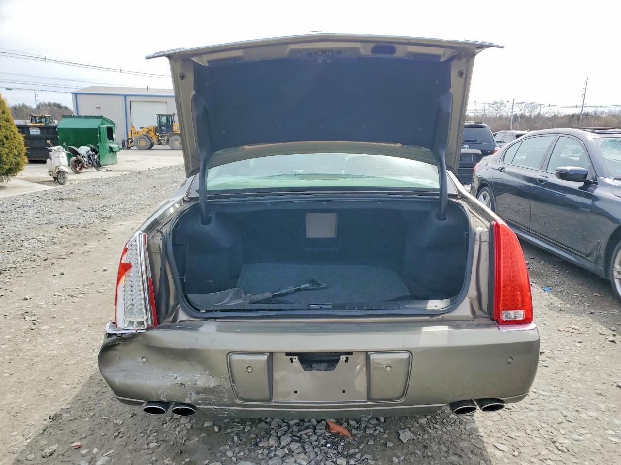 2010 CADILLAC DTS