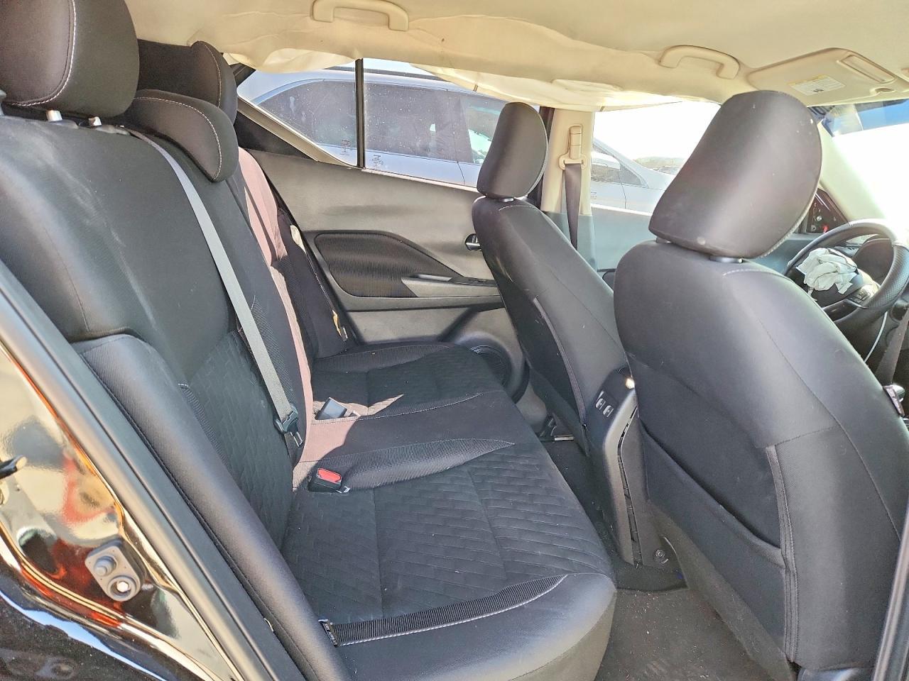 2021 NISSAN KICKS