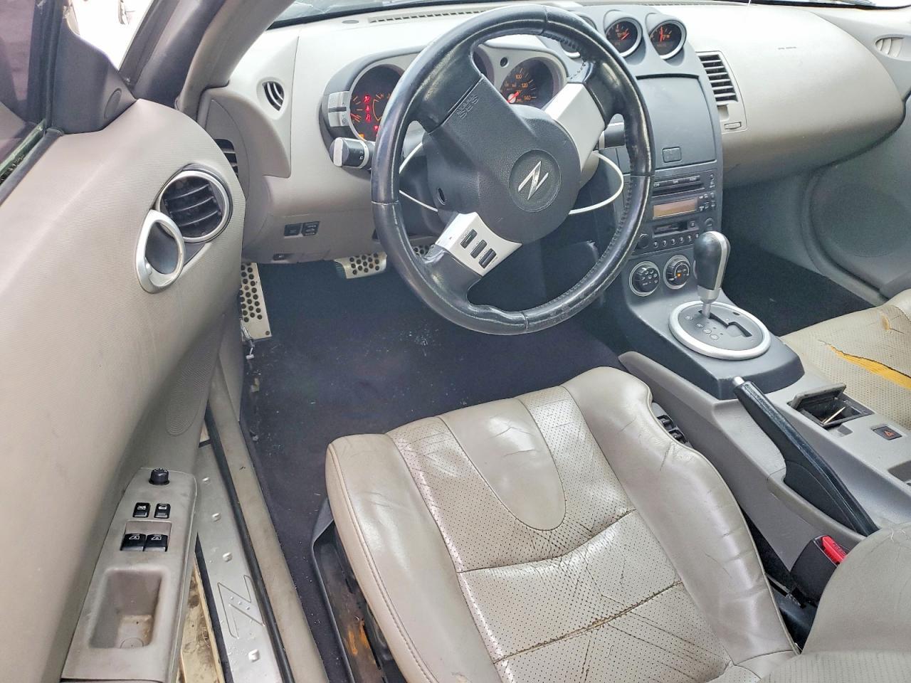 2005 NISSAN Z