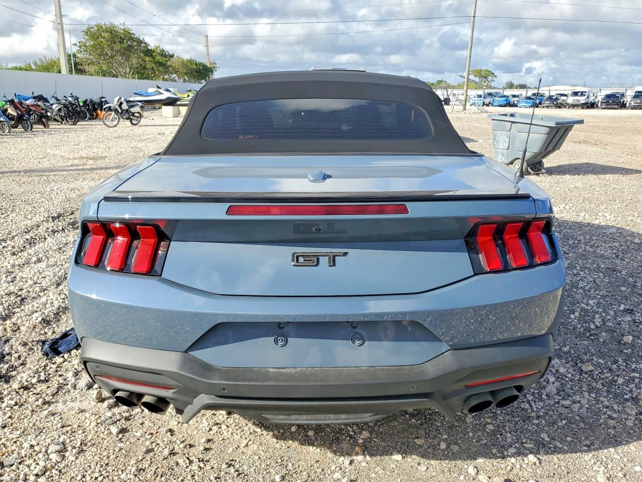 2025 FORD MUSTANG