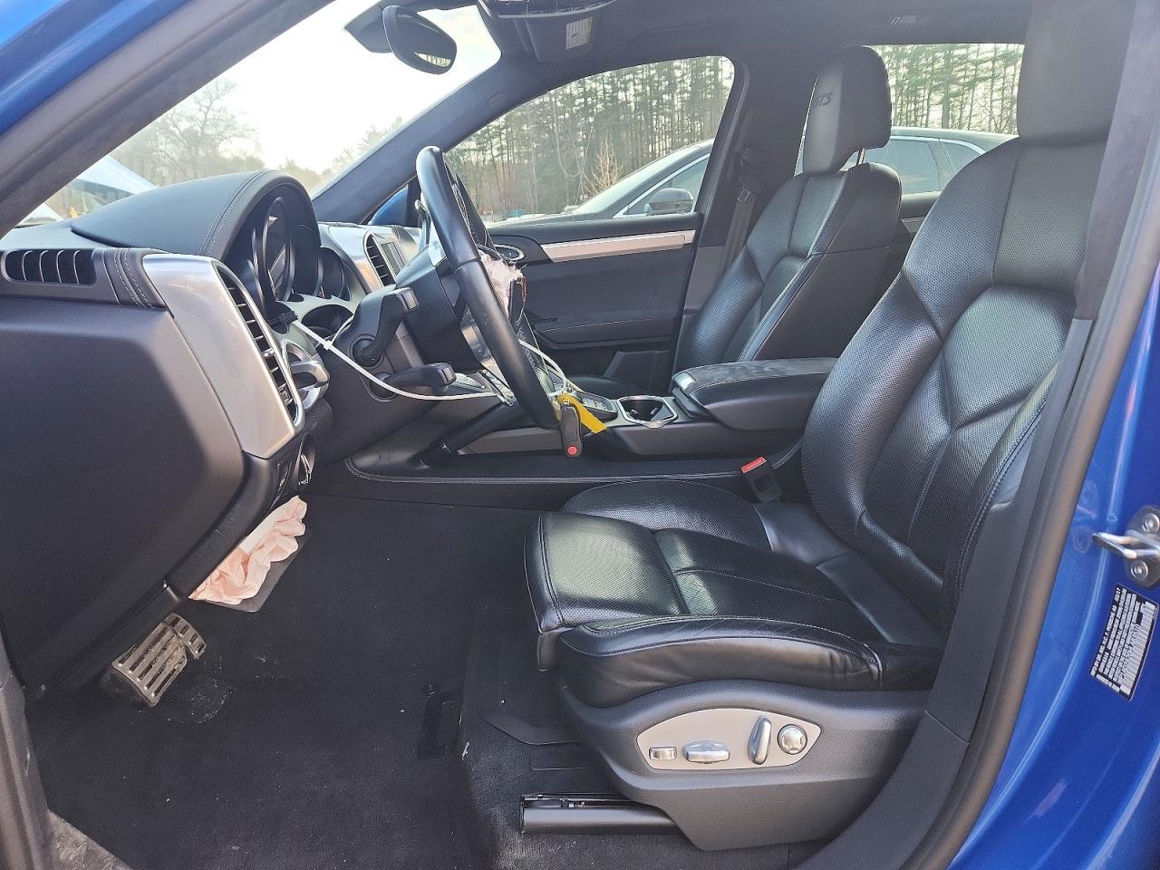 2017 PORSCHE CAYENNE
