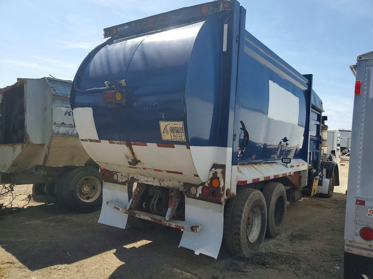 2010 MACK Leu613