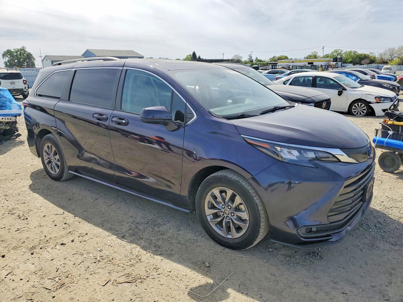 2024 TOYOTA SIENNA