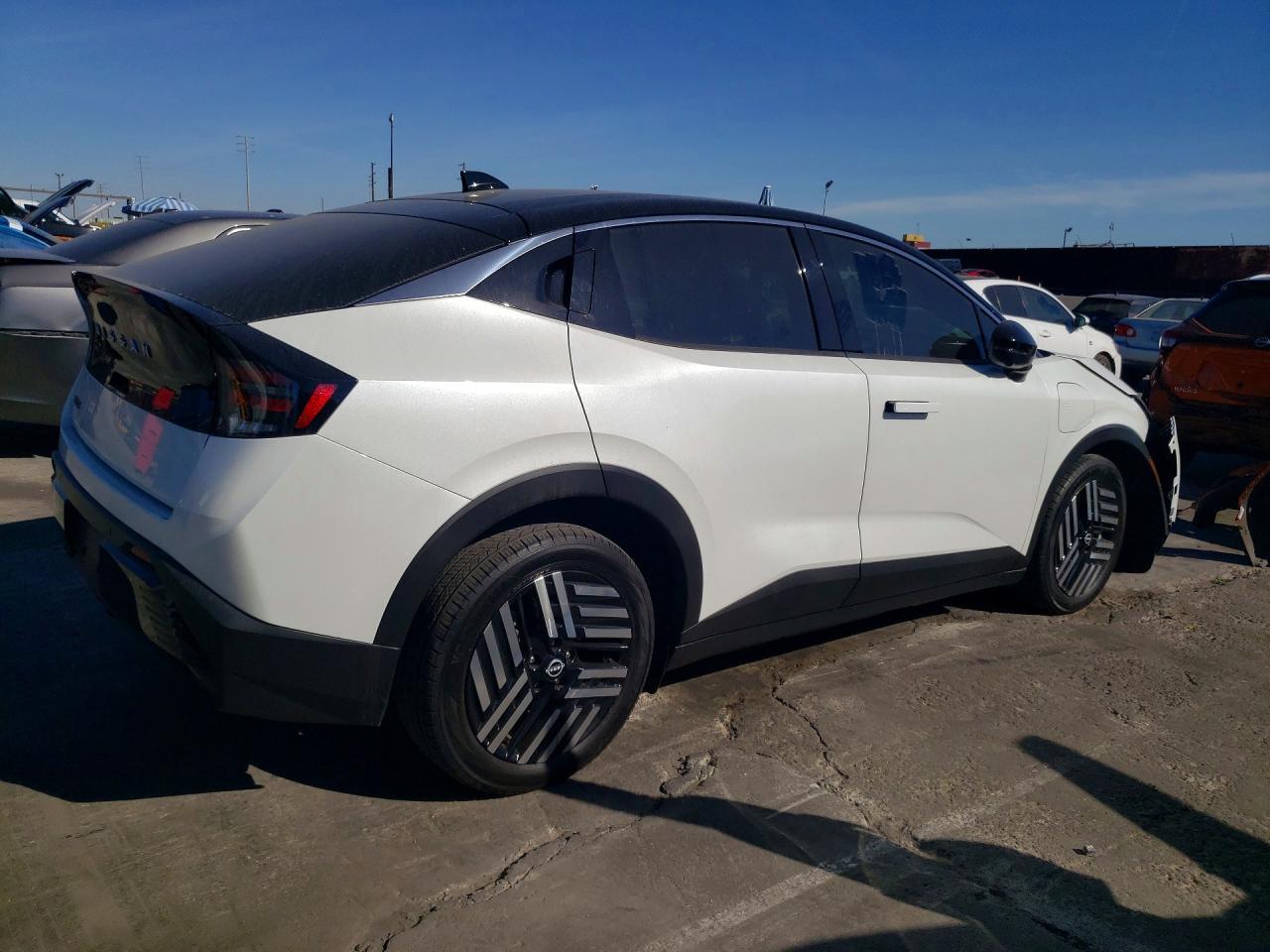 2026 NISSAN LEAF