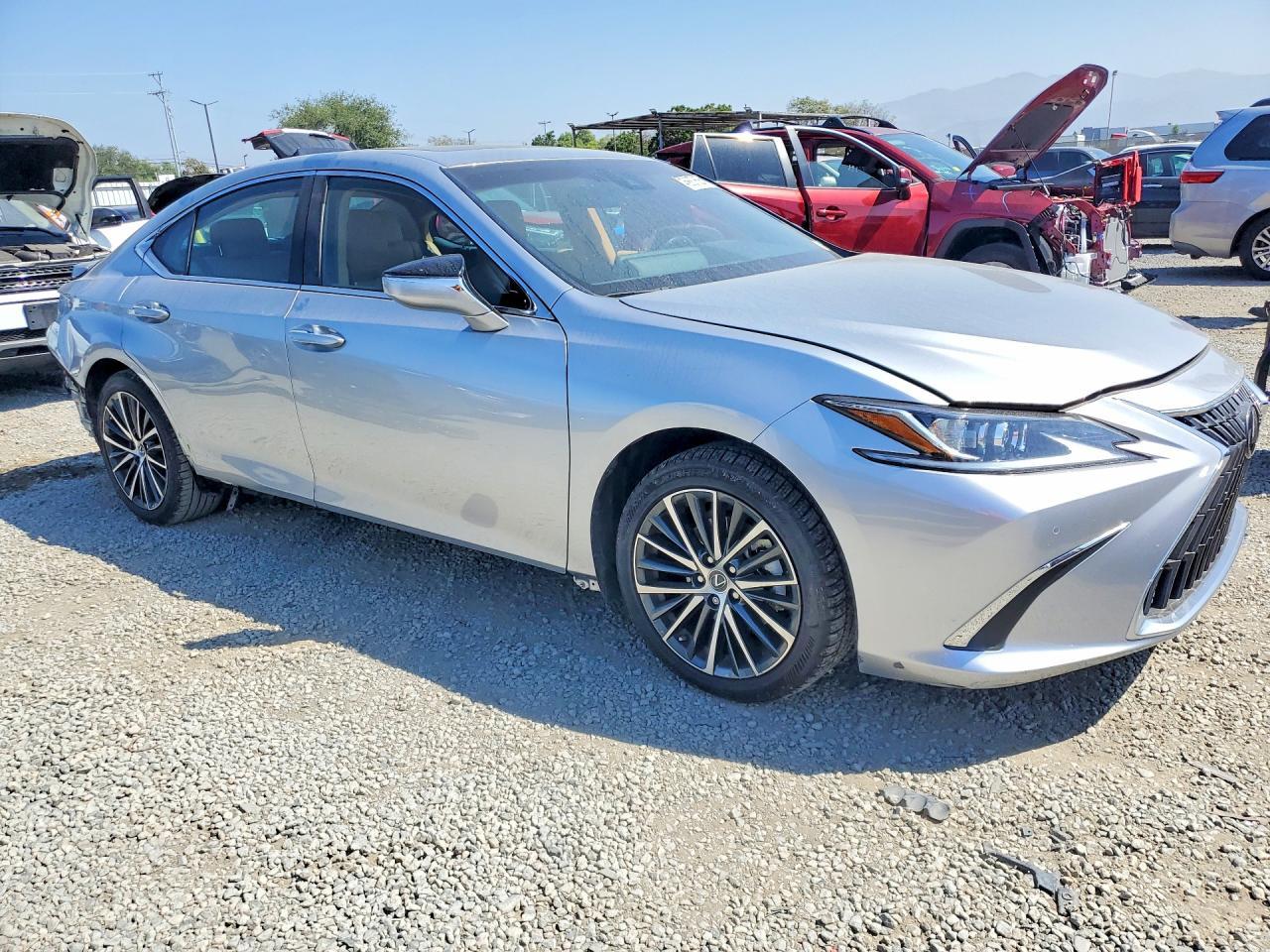 2023 LEXUS ES 300H