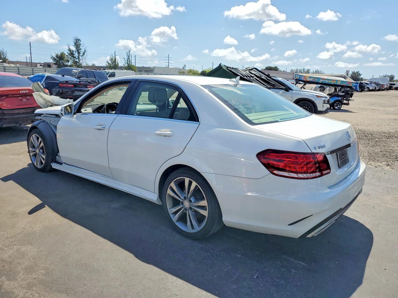 2014 MERCEDES-BENZ E-Class