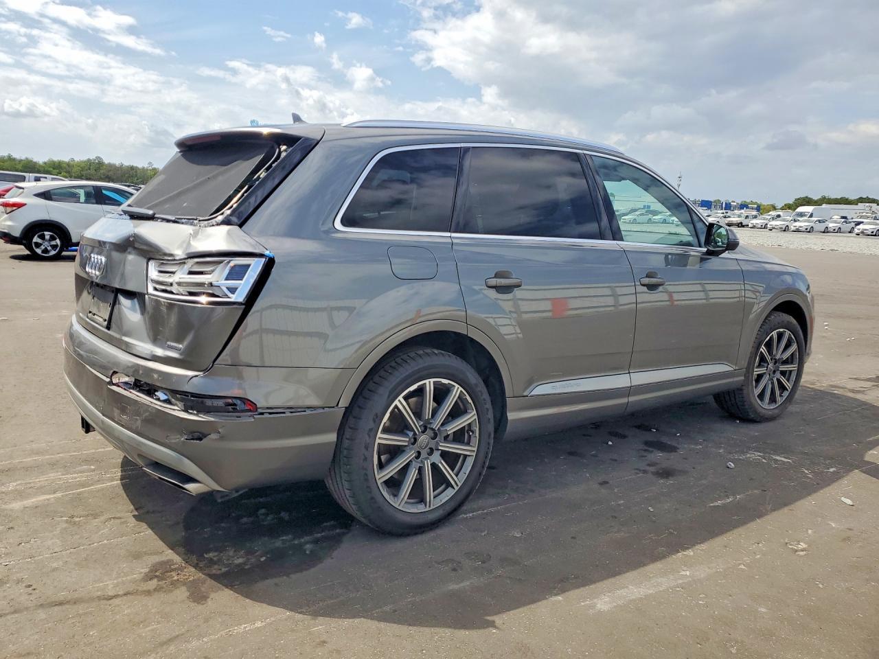 2018 AUDI Q7