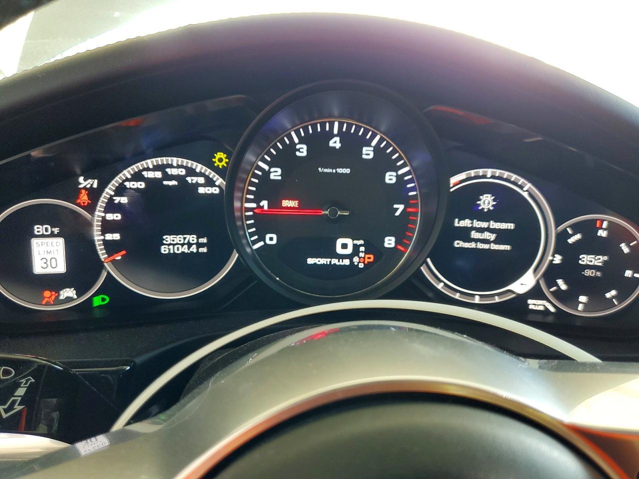 2018 PORSCHE Panamera