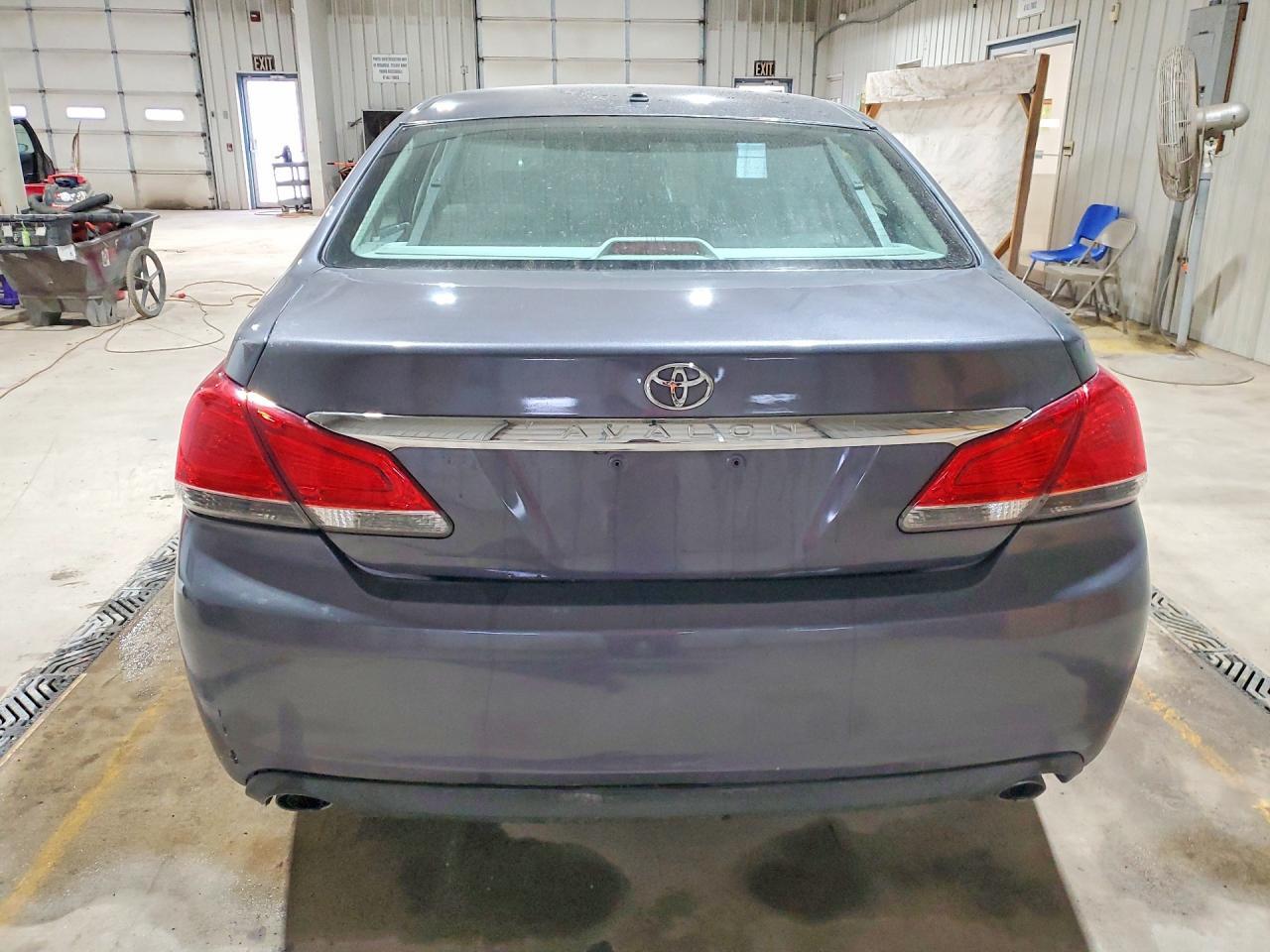 2011 TOYOTA Avalon