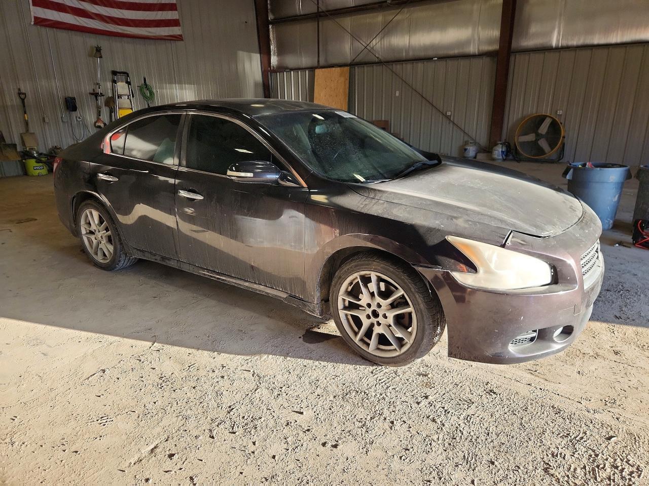 2010 NISSAN Maxima