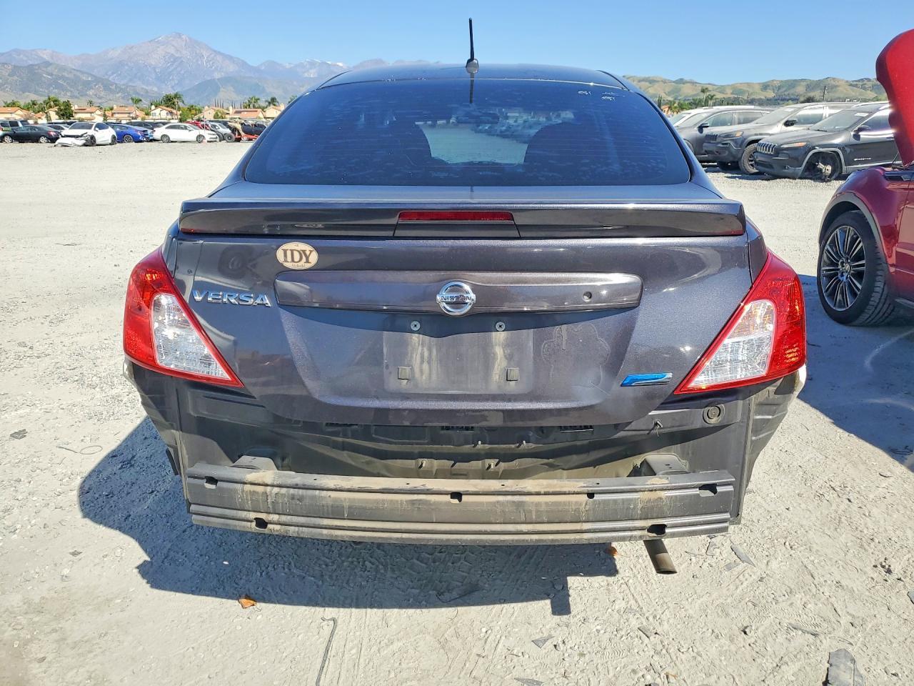 2015 NISSAN VERSA