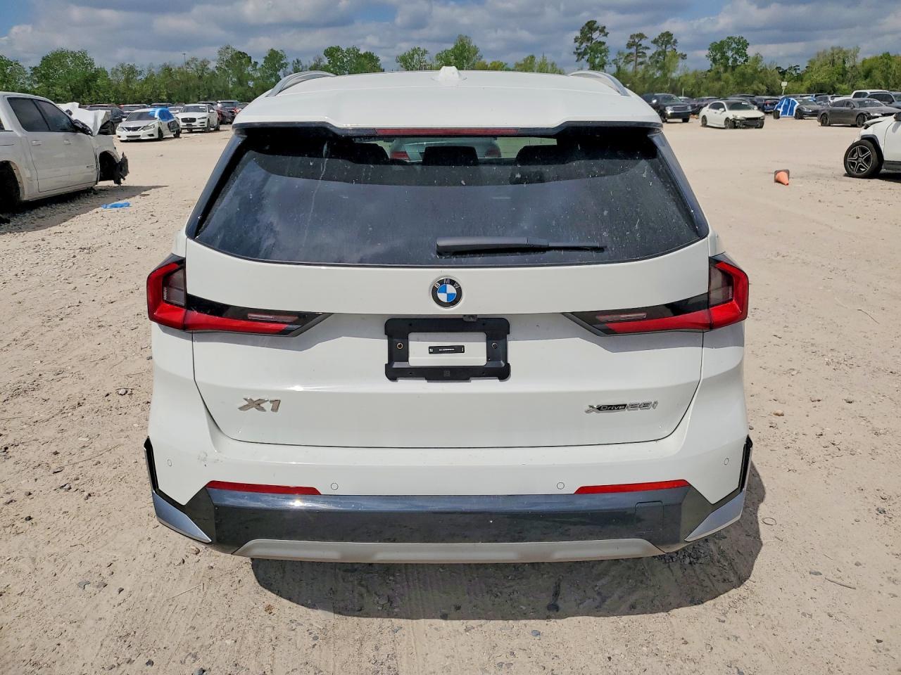 2025 BMW X1