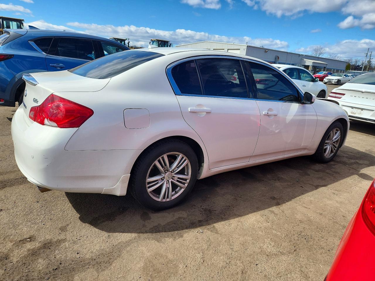 2011 INFINITI G37