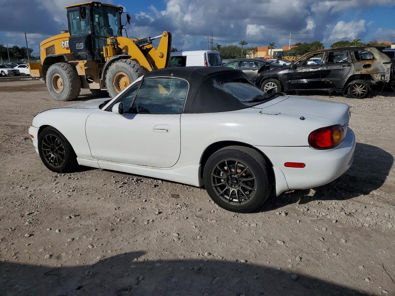 2000 MAZDA MX-5 Miata