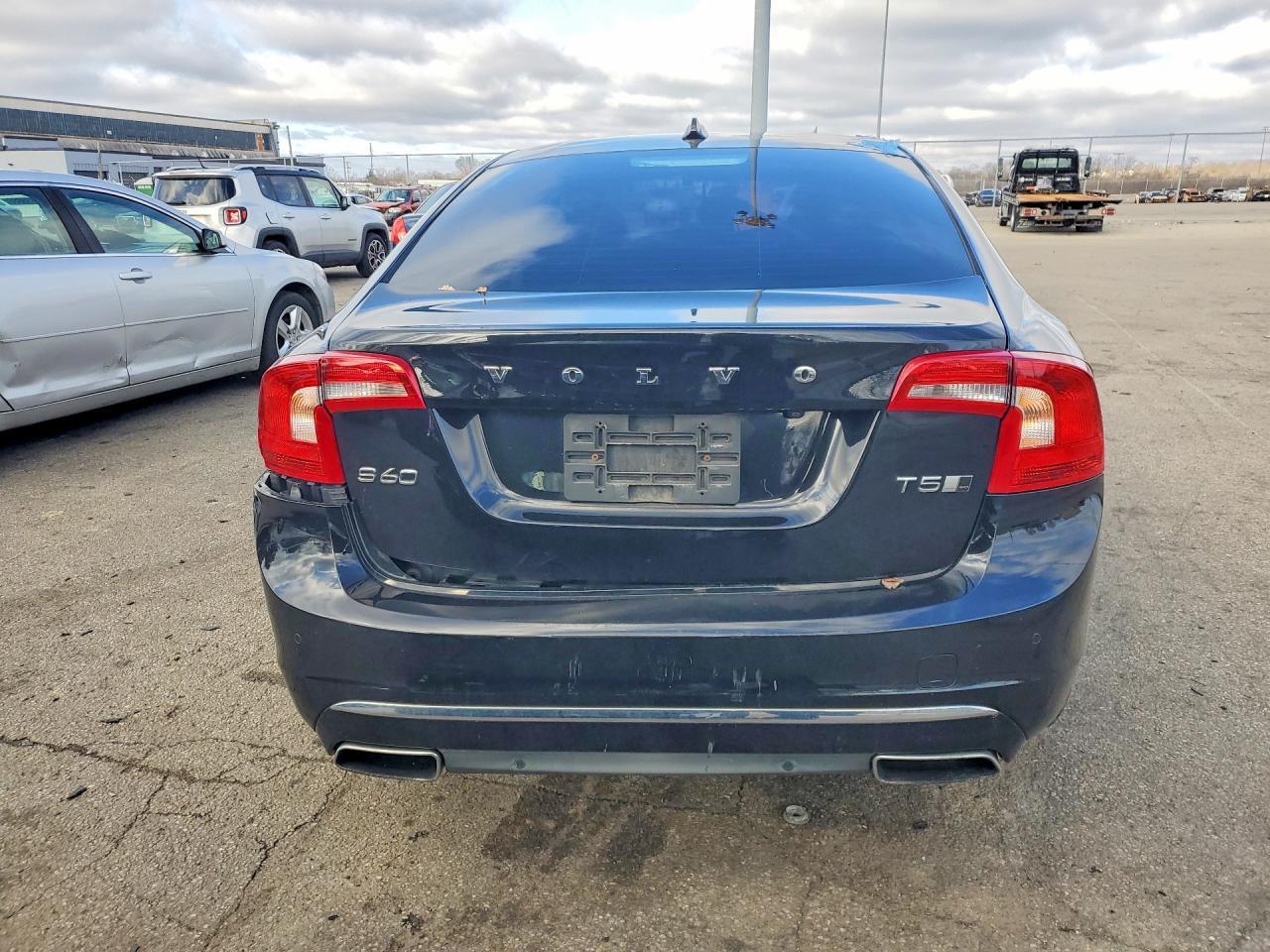 2017 VOLVO S60