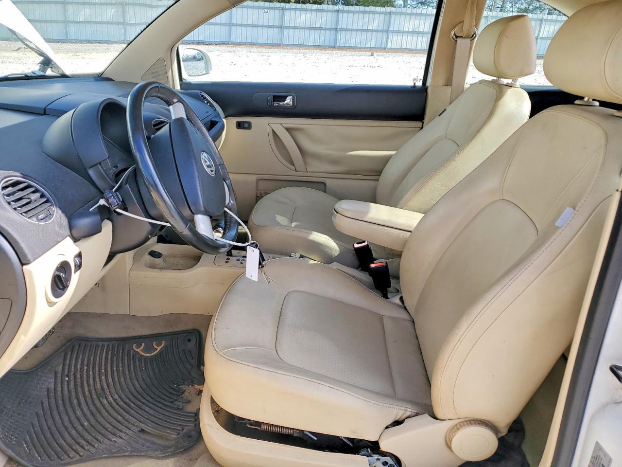 2010 VOLKSWAGEN Beetle