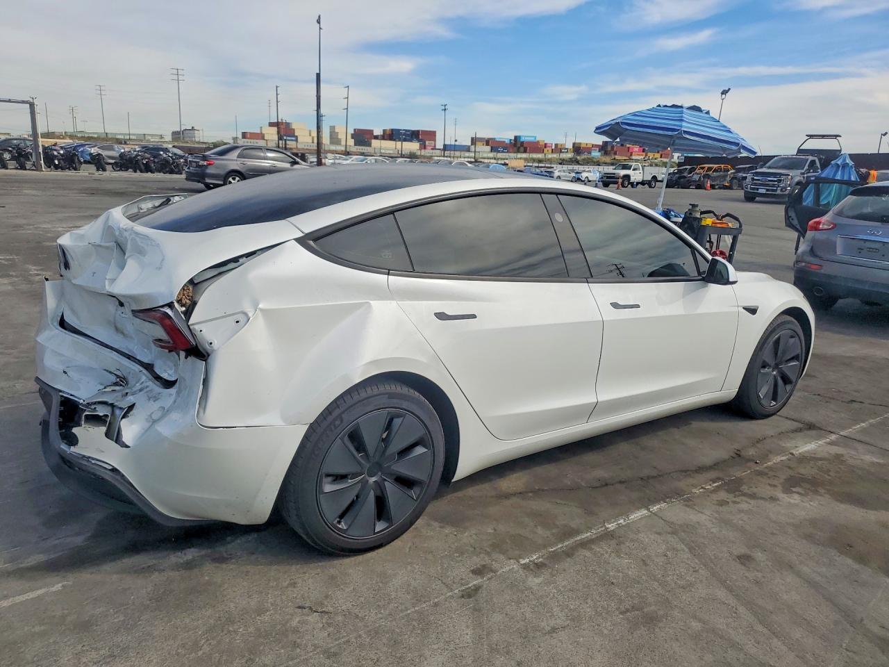 2025 TESLA MODEL 3