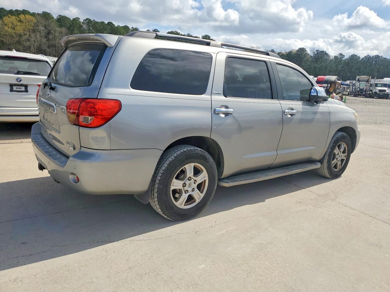 2008 TOYOTA Sequoia