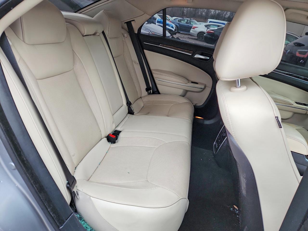 2016 CHRYSLER 300