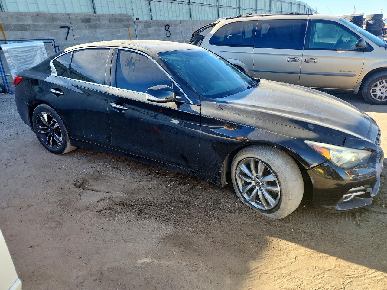 2015 INFINITI Q50
