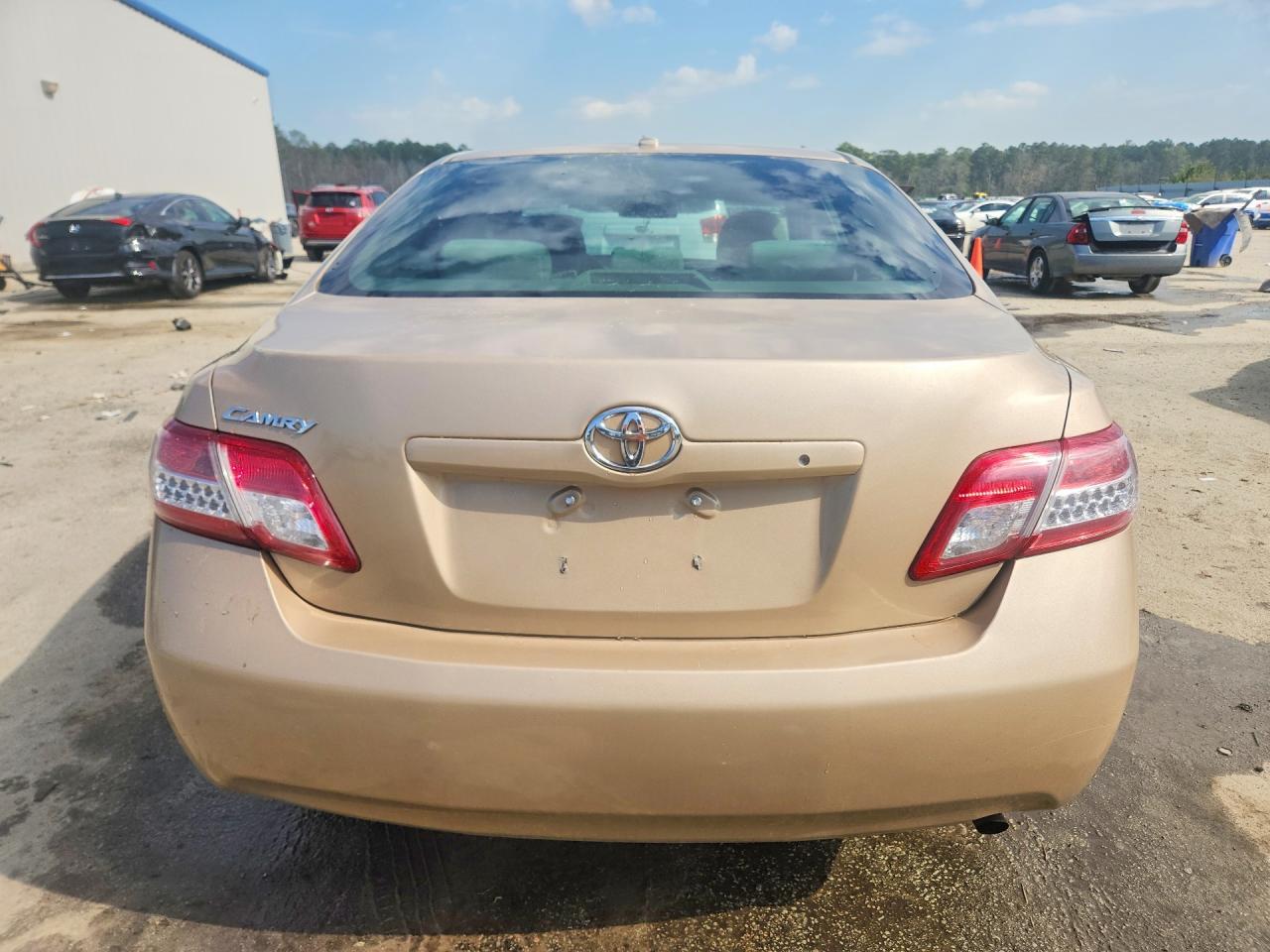 2011 TOYOTA CAMRY